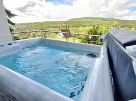 Hillside Cottage, Hotel in Pécs