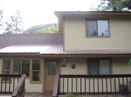 Rustic Mountain Camping Cabin near Mesa Verde National Park in Durango, Colorado, hotel in Hermosa