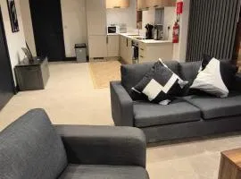 Spacious 2 Bedroom Apartment in Central Newark