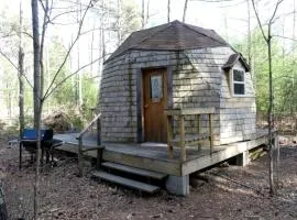 Rustic Dome with a Hot Tub and Sauna Perfect for Camping in Wilmington, NY