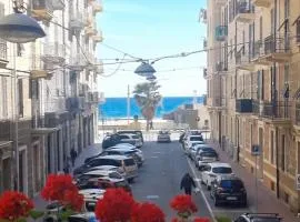 Luxury Penthouse 50m from the Sea, near the Center