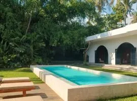 Villa Sungai, Havana 4- Three or Two bedroom Private Villa in Lovina