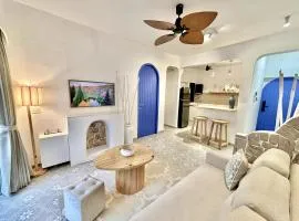 Chic Mediterranean Retreat in Candolim Sleeps 4