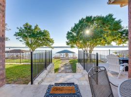 Luxe Lakefront Home with Hot Tub, Dock and Fire Pit, hotel in Granbury