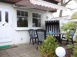 Bungalow Möwe im Ostseeidyll am Waldrand, hotel en Ostseebad Nienhagen