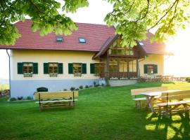 Bio Weingut Sternat Lenz, hotel v destinaci Remschnigg