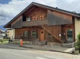 CAMPO BASE CADORE con parcheggio auto e garage moto