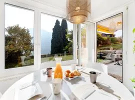 Relax with Lake View & Private Parking