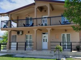 Apartments Zejak, acomoda&ccedil;&atilde;o em Mitrovići