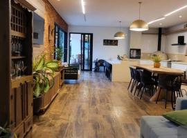 Lindo Sítio Estilo Moderno, hotel v destinaci Jaboticatubas