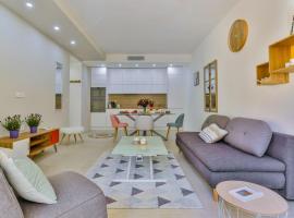 FRANCE 82 TP -1 min from the Sea - Terrace - Parking