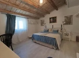 Miraglia 28 apartment