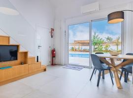 Blue Sky Villa by LovelyStay, hotel a Corroios