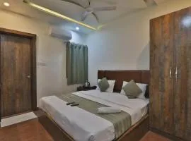 Hotel Luxury Janki Near Vishwanath Temple, #Famiily Choice #Free Wifi #Free Parking #Prime Location