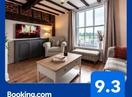 Chester Racecourse Views, Townhouse with Parking