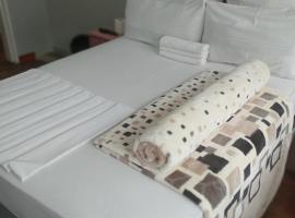 Moonlight Guesthouse - Boksburg, bed and breakfast en Boksburg
