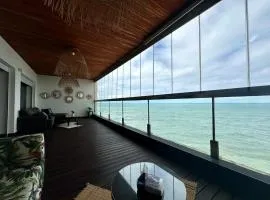 360 Sea View - Marina - Spacious 3 BR Retreat