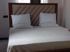 Skyline & bitcoin coffee lodge, three-star hotel in Kalutara