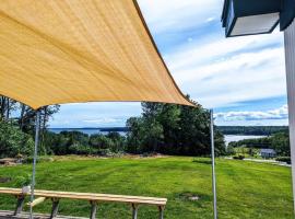 Bayside Waterview Cottage, hotel di Ellsworth