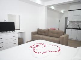 Lux Apartments, hotel i Ksamil