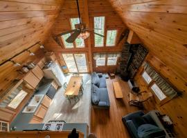 Log Cabin on Saltwater Cove, hotel a Ellsworth