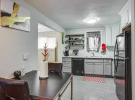 3 Mi to Dtwn Tacoma Pet-Friendly Home