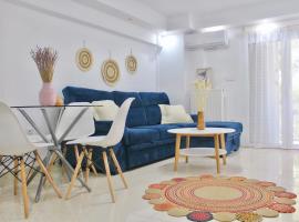 Bright and Peaceful Apartment near Varkiza beach, hotel sa Varkiza