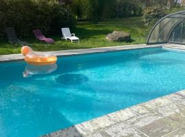 L'Atelier du Canton proche Châteaux de la Loire et Beauval, hotel en Chissay-en-Touraine