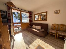 Méribel Mottaret C2 - Studio cabine - Pied des pistes - Plein Sud, hotel in Les Allues