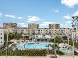 Sunlit Marina View 2BR - Blue Agate Seaside Gem