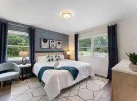 Stunning 4BR 4BA Luxury Home with Hot Tub Game Room & Fire Pit Sleeps 12