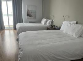 Hôtel Normandie, hotel s parkováním v destinaci Rimouski
