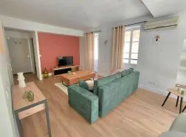 Renovated apartment, hyper center, private parking