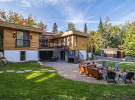 L'Ambitieux de Charlevoix、プティット・リヴィエール・サン・フランソワのホテル