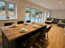 Luxury house Brentwood, 4 bedroom, 4 ensuites