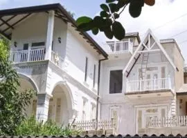 The White House Kandy