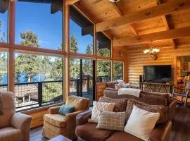 Ultimate Lakeview Lodge and ON THE LAKE! with a Hot-Tub!