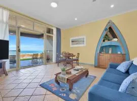 Absolute Beachfront l Couples Getaway