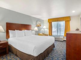 Best Western Plus Villa Del Lago Inn Patterson, hotel in Patterson