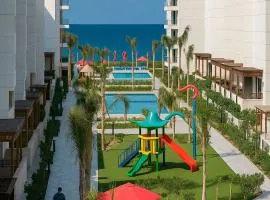 Beachfront Chalet in Porto Said with Pool Ga