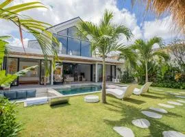 NEW! Tropical Palms Villa - 4BR Villa in Kerobokan