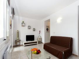 Studio in Roses near Santa Margarita Beach, hotel a Montjoys