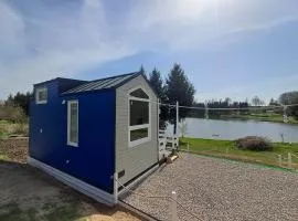 Mazurski Domek Papy Smerfa plaża pomost jezioro prywatny staw gospodarstwo pasieka