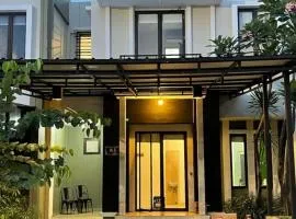 Cosmo Park Town House