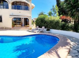 Villa Les Palmeres, hotel v mestu Teulada