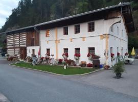 Ferienwohnung Familie Weißenbach, hotel v destinaci Elbigenalp