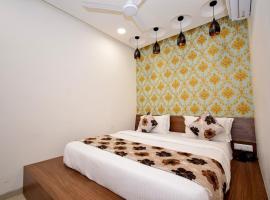 Hotel Pearl Villa, hotel near Sardar Vallabhbhai Patel International Airport - AMD, Ahmedabad
