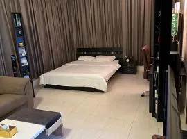 Cozy Budget Apt Near Embassies