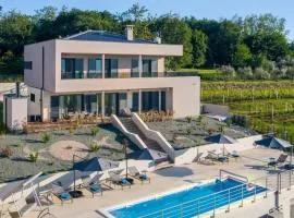 Villa Callista by Villas Holiday