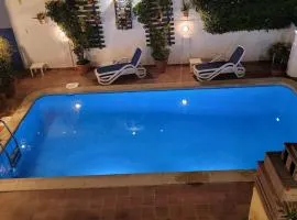 GRAN ADOSADO CON PISCINA PRIVADA en ZONA MUY TRANQUILA